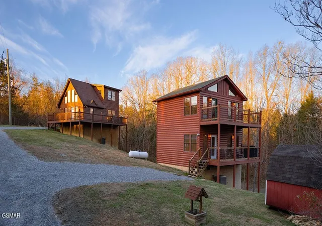 Photo 2 of Single family home for sale at 1220 Sugar Loaf Rd, Sevierville, TN 37876 | MLS# 3305374 | Listing updated on 2026-09-11