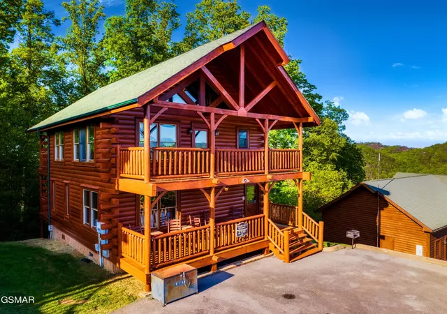 Photo 3 of Single family home for sale at 2739 Mountain Preserve Dr, Sevierville, TN 37862 | MLS# 3269799 | Listing updated on 2026-09-11