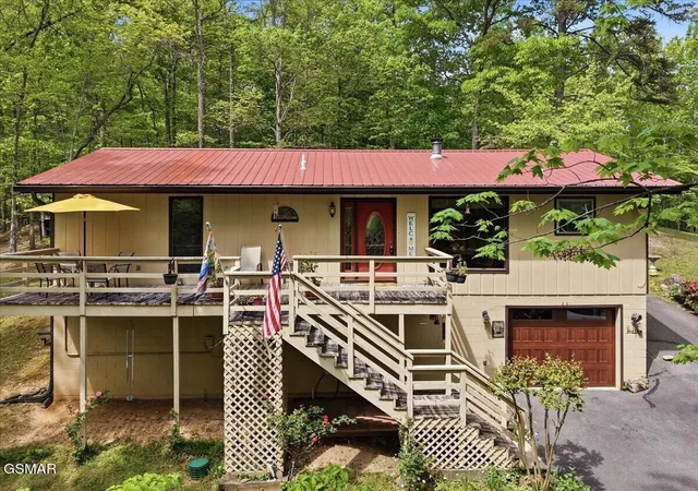 Photo 1 of Single family home for sale at 2931 Mountain Blvd, Sevierville, TN 37876 | MLS# 3302145 | Listing updated on 2026-09-11