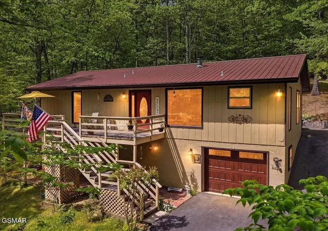Photo 3 of Single family home for sale at 2931 Mountain Blvd, Sevierville, TN 37876 | MLS# 3302145 | Listing updated on 2026-09-11