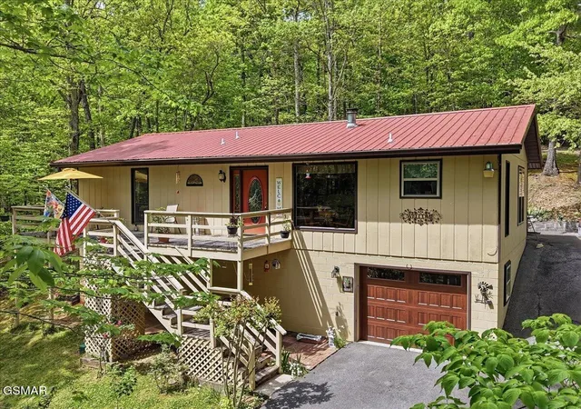 Photo 3 of Single family home for sale at 2931 Mountain Blvd, Sevierville, TN 37876 | MLS# 3302145 | Listing updated on 2026-09-11