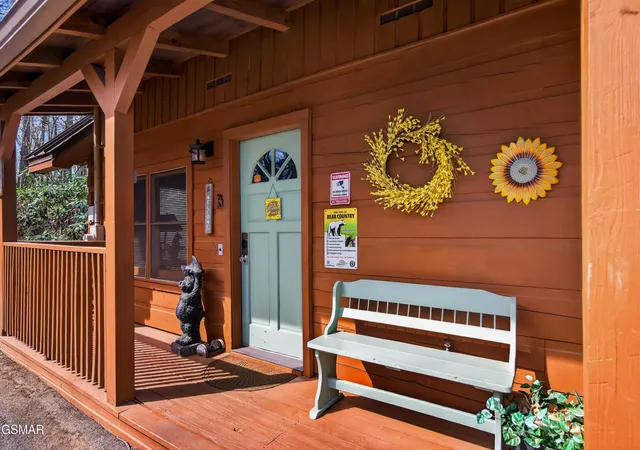 Photo 3 of Single family home for sale at 2307 Smoky Mountain Ct, Gatlinburg, TN 37738 | MLS# 3510517 | Listing updated on 2026-10-08
