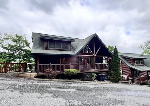 Photo 3 of Single family home for sale at 1726 Summit View Way, Sevierville, TN 37862 | MLS# 3263097 | Listing updated on 2026-09-11