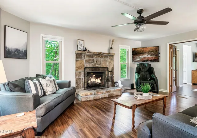 Photo 4 of Sale Pending at 3282 Emerald Springs Loop, Sevierville, TN 37862 | MLS# 3548239 | Listing updated on 2026-09-21