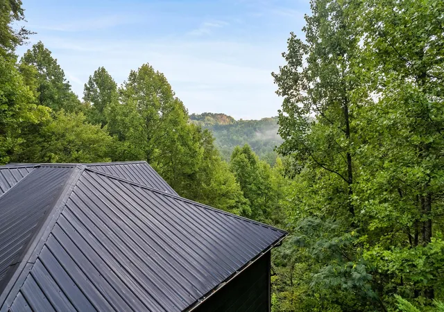 Photo 2 of Single family home for sale at 509 Hawks Trl, Gatlinburg, TN 37738 | MLS# 3305355 | Listing updated on 2026-09-14