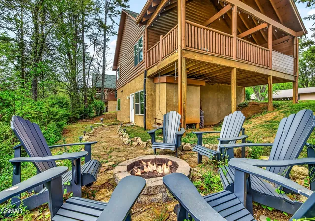 Photo 3 of Sale Pending at 3922 Valley View Dr, Pigeon Forge, TN 37863 | MLS# 3548246 | Listing updated on 2026-09-14