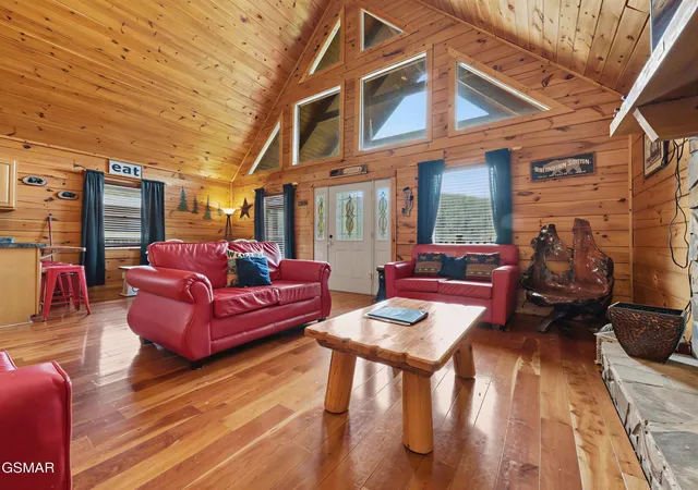 Photo 3 of Single family home for sale at 1984 Mountain Dr, Sevierville, TN 37862 | MLS# 3269551 | Listing updated on 2026-10-29
