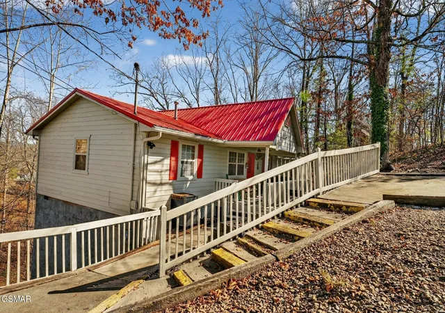 Photo 4 of Single family home for sale at 623 Country Oaks Dr, Pigeon Forge, TN 37863 | MLS# 3548268 | Listing updated on 2026-09-14