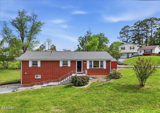 Photo 2 of Sale Pending at 1106 Lockhart Rd, Jefferson City, TN 37760 | MLS# 3548270 | Listing updated on 2026-09-22