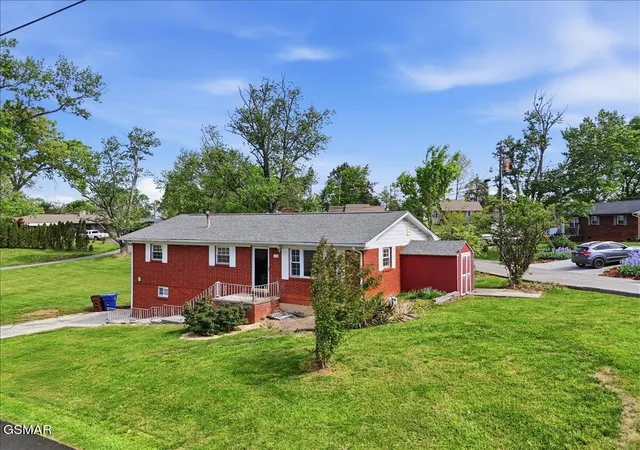 Photo 3 of Sale Pending at 1106 Lockhart Rd, Jefferson City, TN 37760 | MLS# 3548270 | Listing updated on 2026-09-22