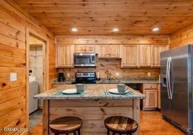 Photo 2 of Sale Pending at 460 Sassafras Way, Cosby, TN 37722 | MLS# 3314624 | Listing updated on 2026-09-11
