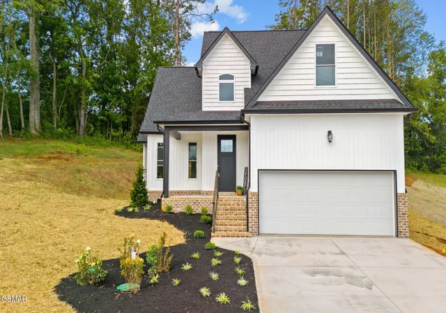 Photo 1 of Single family home for sale at 340 Battlefield Dr, Dandridge, TN 37725 | MLS# 3269810 | Listing updated on 2026-09-11