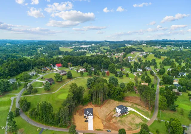 Photo 3 of Single family home for sale at 340 Battlefield Dr, Dandridge, TN 37725 | MLS# 3269810 | Listing updated on 2026-09-11