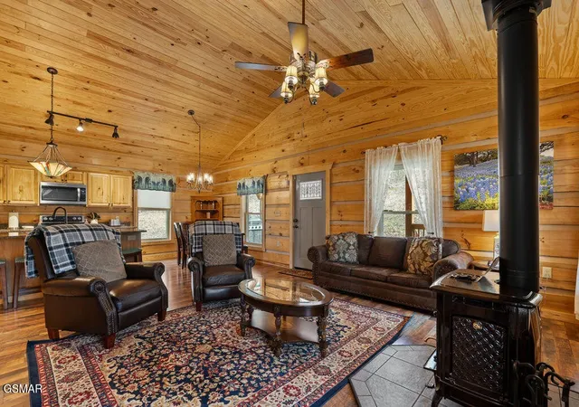 Photo 4 of Single family home for sale at 3393 Grand Country Dr, Cosby, TN 37722 | MLS# 3548009 | Listing updated on 2026-09-14