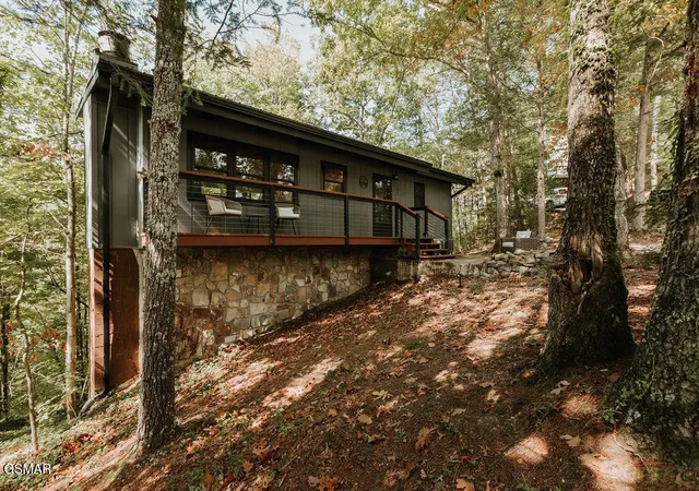 Photo 3 of Single family home for sale at 207 Cutter Gap Rd, Townsend, TN 37882 | MLS# 3548280 | Listing updated on 2026-09-14