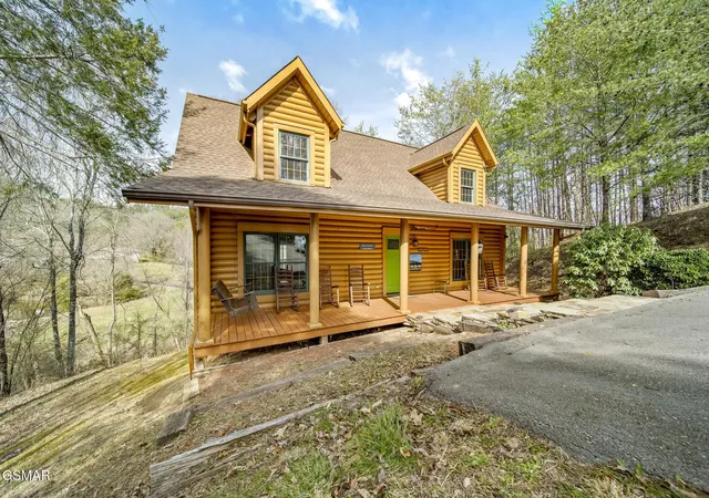 Photo 1 of Single family home for sale at 2023 Piney Overlook Ln, Sevierville, TN 37862 | MLS# 3302477 | Listing updated on 2026-09-11