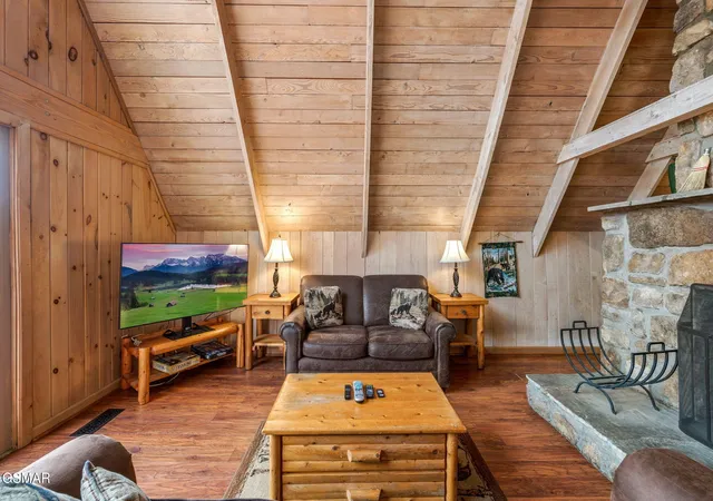 Photo 4 of Single family home for sale at 1125 Lower Alpine Way, Gatlinburg, TN 37738 | MLS# 3304426 | Listing updated on 2026-10-01