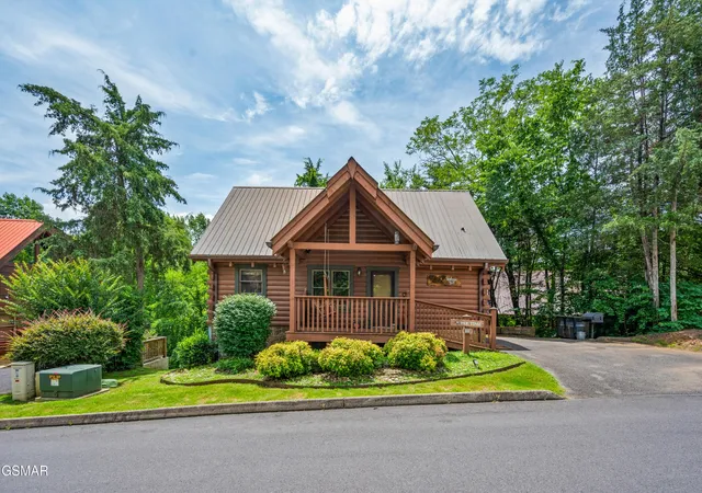 Photo 1 of Single family home for sale at 242 Alpine Mountain Way, Pigeon Forge, TN 37863 | MLS# 3270193 | Listing updated on 2026-09-11
