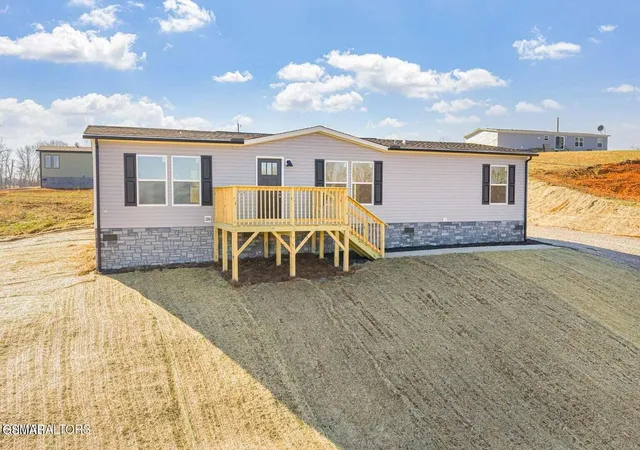 Photo 3 of Manufactured home for sale at 200 Laura Boling Loop Rd, Strawberry Plains, TN 37871 | MLS# 3544536 | Listing updated on 2026-09-11