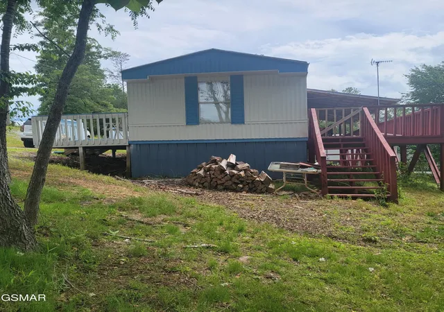 Photo 2 of Single family home for sale at 1618 Omaha Trl, Dandridge, TN 37725 | MLS# 3309982 | Listing updated on 2026-09-11