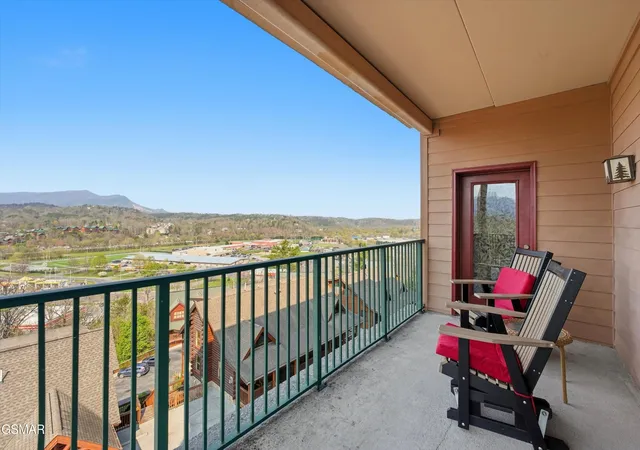 Photo 3 of Condo for sale at 410 Big Bear Way #4005, Pigeon Forge, TN 37863 | MLS# 3525802 | Listing updated on 2026-09-11
