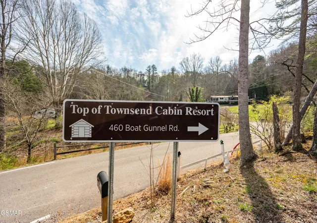 Photo 3 of Single family home for sale at 460 Boat Gunnel Rd, Townsend, TN 37882 | MLS# 3304425 | Listing updated on 2026-09-11