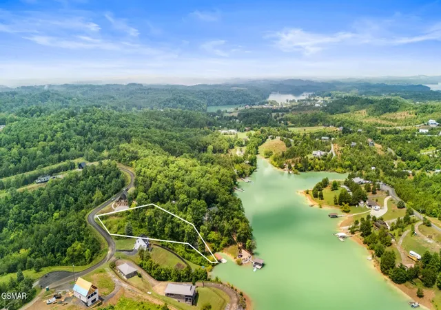 Photo 1 of Sale Pending at 5 Harbor Point Dr, Sevierville, TN 37876 | MLS# 3307545 | Listing updated on 2026-09-11