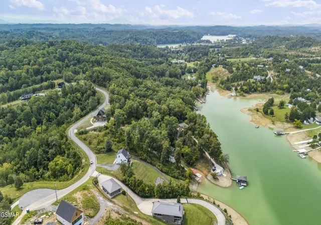 Photo 4 of Sale Pending at 5 Harbor Point Dr, Sevierville, TN 37876 | MLS# 3307545 | Listing updated on 2026-09-11