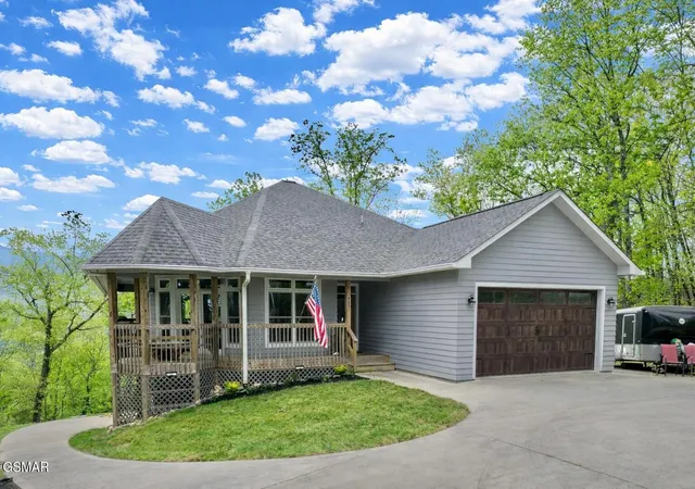 Photo 1 of Sale Pending at 2932 Mockingbird Way, Sevierville, TN 37862 | MLS# 3270217 | Listing updated on 2026-09-11