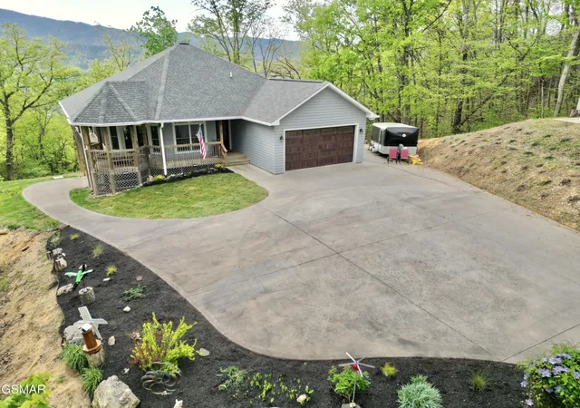 Photo 3 of Sale Pending at 2932 Mockingbird Way, Sevierville, TN 37862 | MLS# 3270217 | Listing updated on 2026-09-11