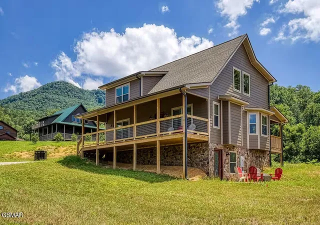 Photo 1 of Sale Pending at 3136 Thomas Headrick Rd, Sevierville, TN 37862 | MLS# 3510515 | Listing updated on 2026-09-15