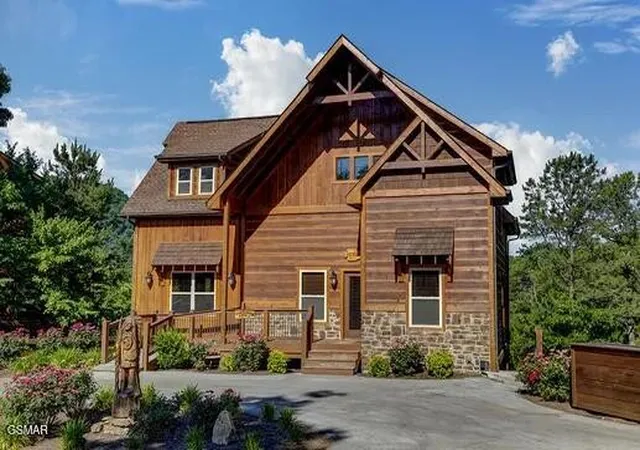 Photo 1 of Single family home for sale at 1340 Parkview Vista Way, Pigeon Forge, TN 37863 | MLS# 3256798 | Listing updated on 2026-09-11