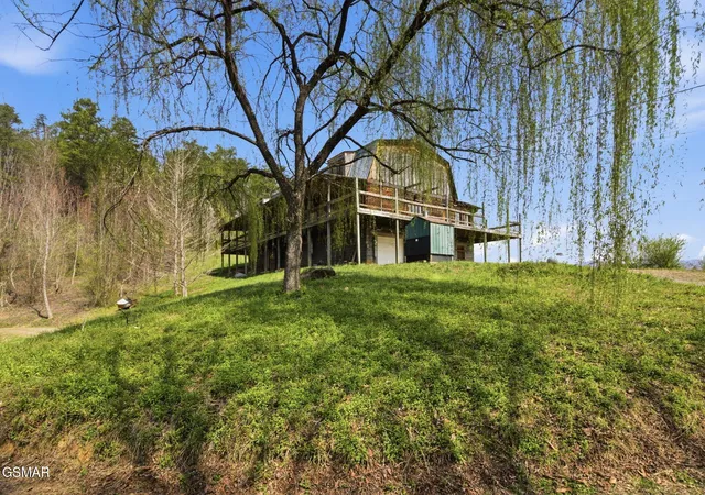 Photo 2 of Sale Pending at 1701 Birch Dr, Sevierville, TN 37876 | MLS# 3265807 | Listing updated on 2026-09-11