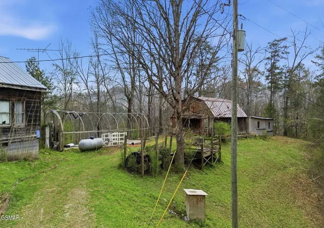 Photo 4 of Sale Pending at 1701 Birch Dr, Sevierville, TN 37876 | MLS# 3265807 | Listing updated on 2026-09-11