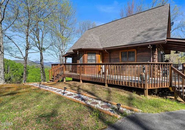 Photo 1 of Single family home for sale at 3208 Emerald Springs Loop, Sevierville, TN 37862 | MLS# 3264180 | Listing updated on 2026-09-11