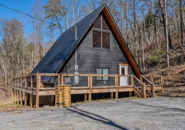 Photo 1 of Single family home for sale at 3115 Emerald Springs Loop, Sevierville, TN 37862 | MLS# 3270192 | Listing updated on 2026-09-11