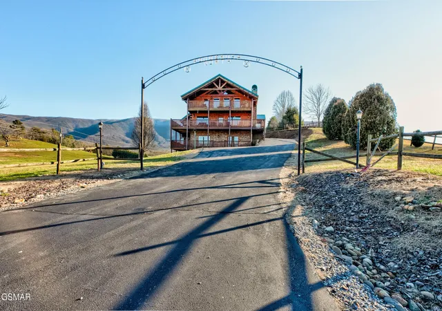 Photo 2 of Sale Pending at 2466 Bryan Rd, Sevierville, TN 37862 | MLS# 3302480 | Listing updated on 2026-09-11