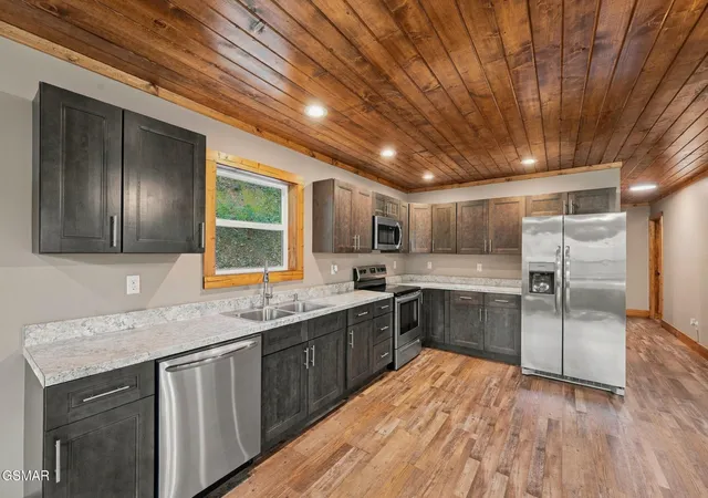 Photo 3 of Single family home for sale at 2912 Kettle Crk Way, Sevierville, TN 37876 | MLS# 3314623 | Listing updated on 2026-09-15