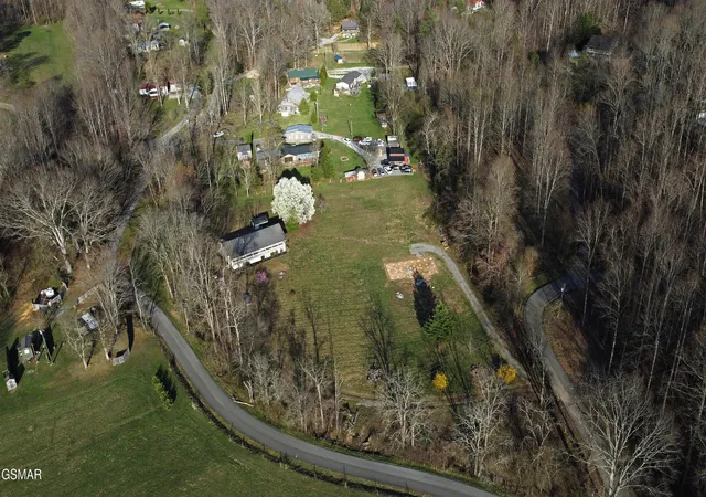 Photo 3 of Sale Pending at 2737 Clabo Rd, Sevierville, TN 37862 | MLS# 3544519 | Listing updated on 2026-09-11