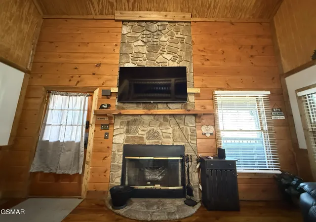 Photo 3 of Single family home for sale at 140 Smoky Mountain Way, Sevierville, TN 37876 | MLS# 3269841 | Listing updated on 2026-09-11
