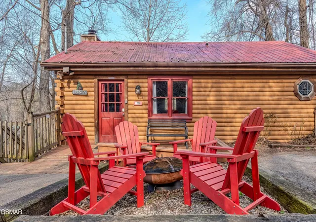 Photo 2 of Single family home for sale at 1716 Ridgecrest Dr, Sevierville, TN 37876 | MLS# 3302483 | Listing updated on 2026-10-07