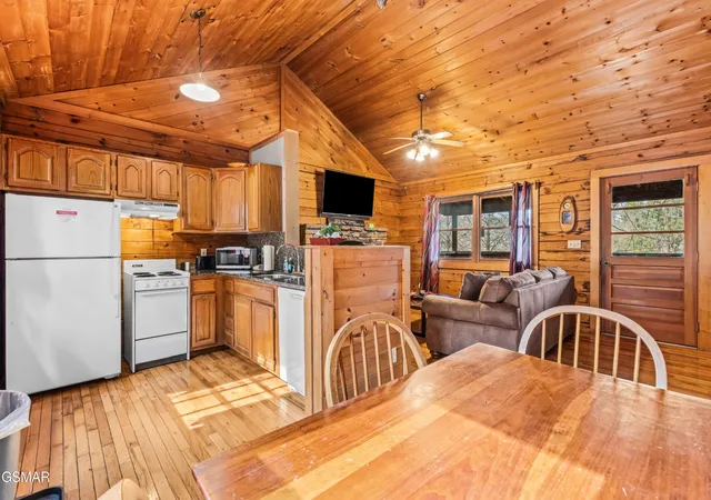 Photo 3 of Single family home for sale at 1716 Ridgecrest Dr, Sevierville, TN 37876 | MLS# 3302483 | Listing updated on 2026-10-07