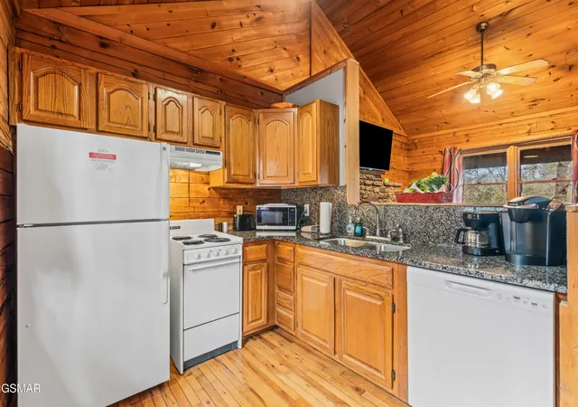 Photo 4 of Single family home for sale at 1716 Ridgecrest Dr, Sevierville, TN 37876 | MLS# 3302483 | Listing updated on 2026-10-07