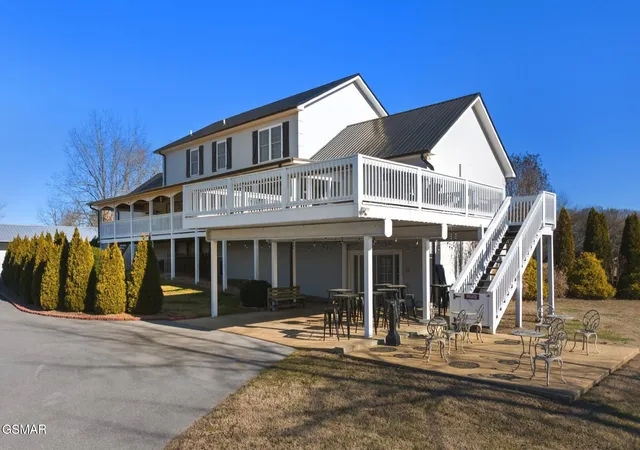 Photo 3 of Mansion for sale at 740 Pollard Rd, Kodak, TN 37764 | MLS# 3253655 | Listing updated on 2026-09-11