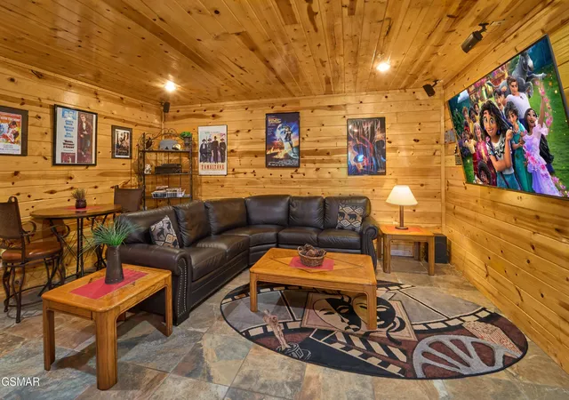 Photo 3 of Sale Pending at 2251 Upper Middle Crk Rd #20, Sevierville, TN 37876 | MLS# 3298372 | Listing updated on 2026-09-11