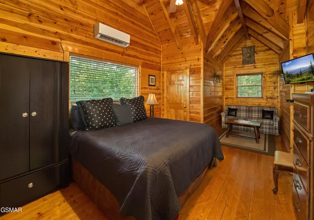 Photo 4 of Sale Pending at 2251 Upper Middle Crk Rd #20, Sevierville, TN 37876 | MLS# 3298372 | Listing updated on 2026-09-11