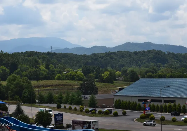 Photo 3 of Condo for sale at 225 Collier Dr #1516, Sevierville, TN 37862 | MLS# 3524671 | Listing updated on 2026-09-11