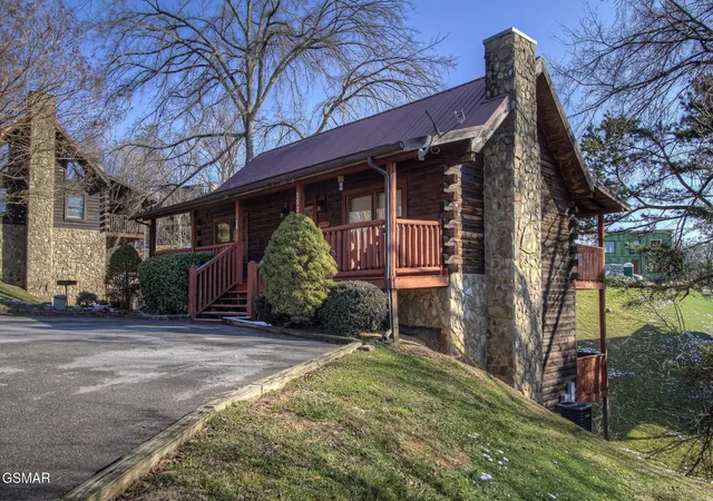 Photo 2 of Sale Pending at 1528 Rainbow Ridge Way, Sevierville, TN 37862 | MLS# 3278428 | Listing updated on 2026-09-11