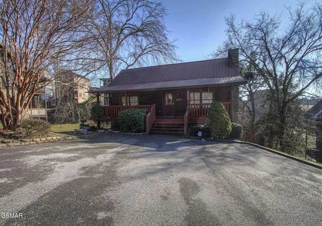 Photo 3 of Sale Pending at 1528 Rainbow Ridge Way, Sevierville, TN 37862 | MLS# 3278428 | Listing updated on 2026-09-11
