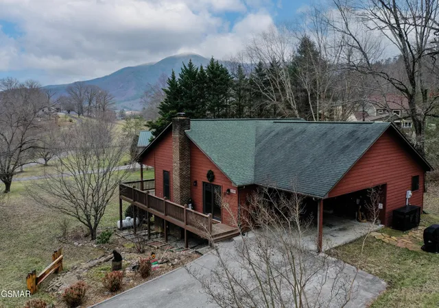 Photo 2 of Single family home for sale at 3919 Ole Smoky Way, Sevierville, TN 37862 | MLS# 3524672 | Listing updated on 2026-09-11